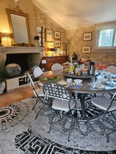 Others 5, Le Manoir Lacustre, Gironde