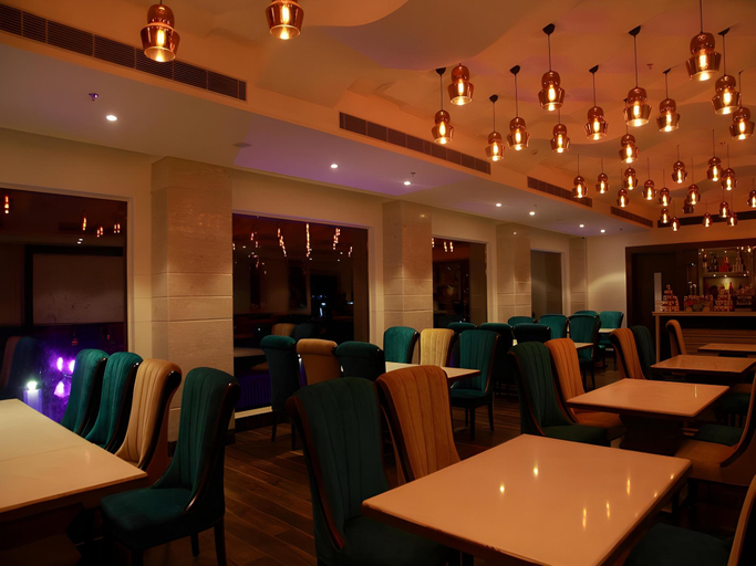 Food & Drinks 5, The Palm Court, Ludhiana