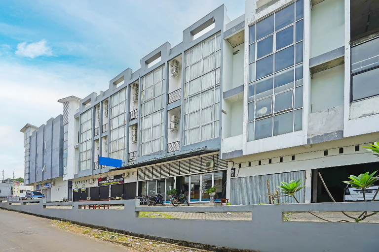Exterior & Views 1, OYO 91742 Ivy Hotel, Palembang