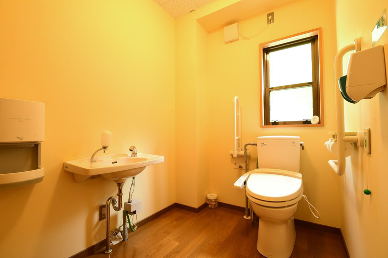Bathroom 2, Komyoin, Kōya