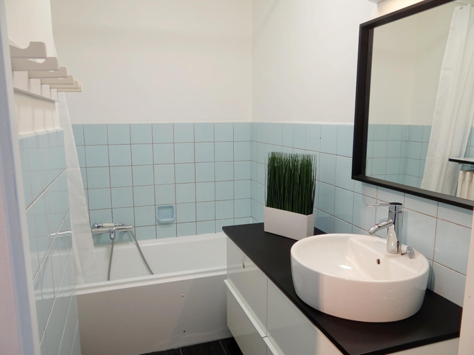Bathroom, Nieuwpoort Central Retreat, West-Vlaanderen