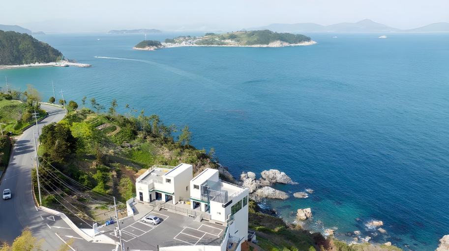 Others 3, The Beige, Geoje