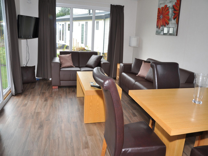 Others 5, Chalet in Parc de Kievit With Private Garden, Baarle-Nassau