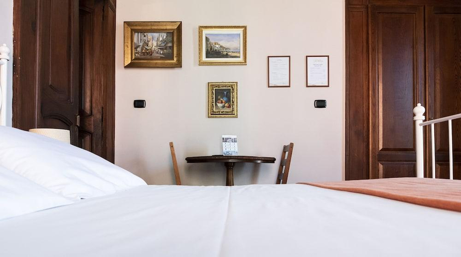 Bedroom 4, Le Stanze del Principe, Napoli