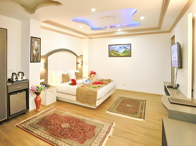 Bedroom 2, Crown Plaza Residency Srinagar, Srinagar