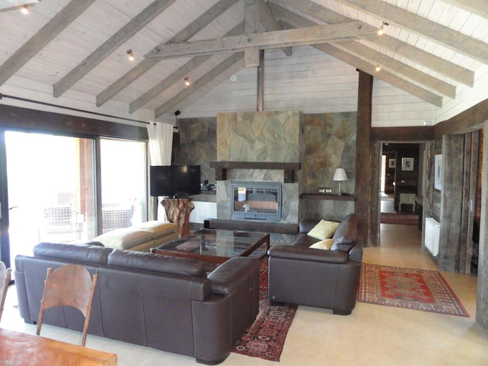 Others 5, Kila Tai Tai Lodge, Cautín