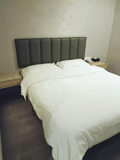 Bedroom 2, GreenTree Inn ZhenJiang Jurong New Bus Station Express Hotel, Zhenjiang