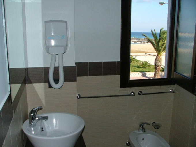 Bathroom 5, Villa Faro B&B, Trapani