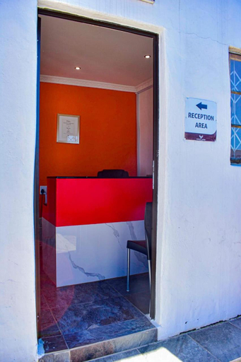 Others 4, Nogixa Lodge, Sisonke