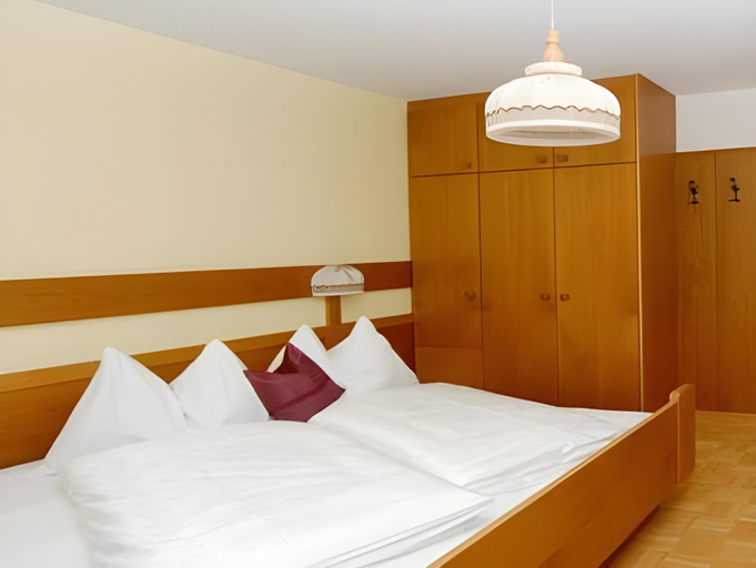Bedroom 3, Hotel Garni Savoy, Bolzano