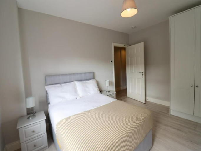 5, Charming 2-Bed Apartment in Dublins Countryside, Dublin
