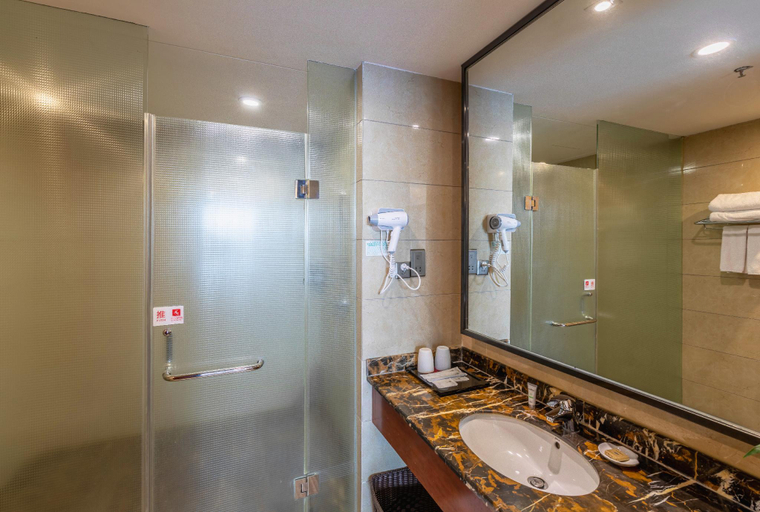 Bathroom, LouDi HuaTian Hotel, Loudi