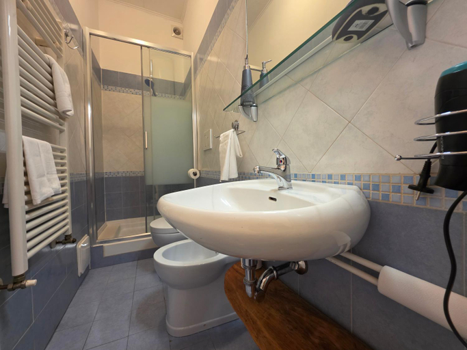 Bathroom 3, La Ca' Maggiore Affittaly Apartments, Bologna