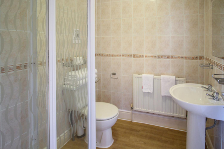 Bathroom 4, Newton House Hotel, Derbyshire