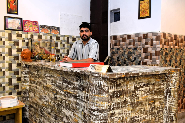 Public Area, AAA Continental, Reasi