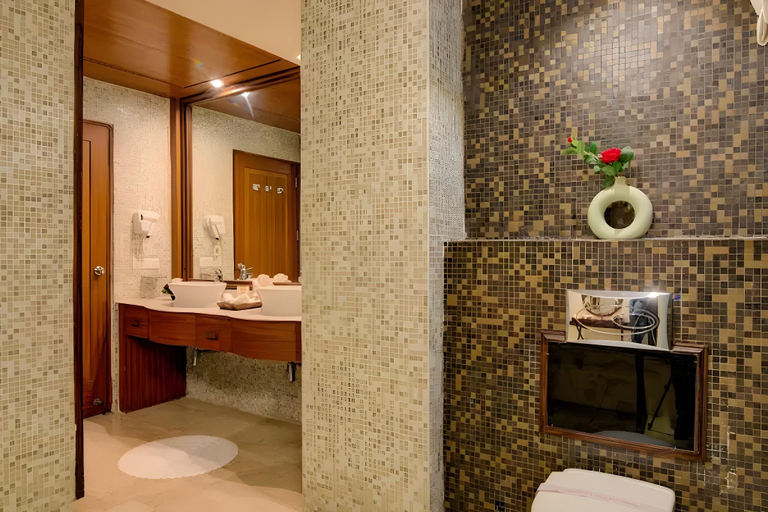 Bathroom 4, Godwin Haridwar, Hardwar