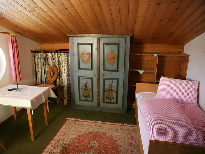 Bedroom 2, Gastehaus Bichl, Imst
