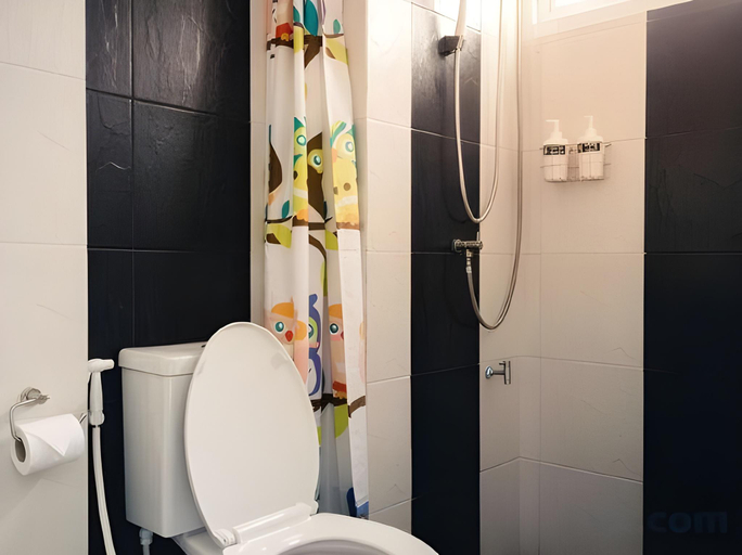 Bathroom 4, Sweet Dreams Guest House, Muang Phetchaburi