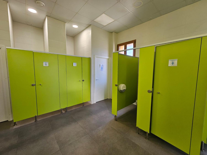 Bathroom 2, Albergue Pirenarium, Huesca