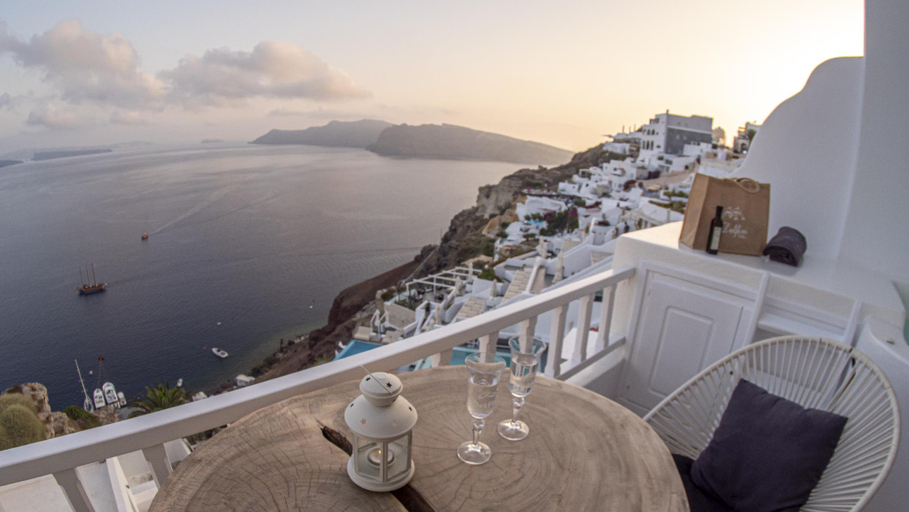 Food & Drinks 5, Delfini Villas Hotel Santorini, South Aegean