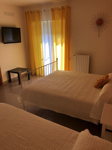Bedroom 2, B&B Smile, Bari