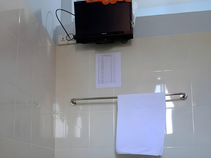 Bathroom 4, Penguin Hotel, Kawthoung