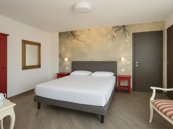 Others 5, Relais Al Porto, Verona