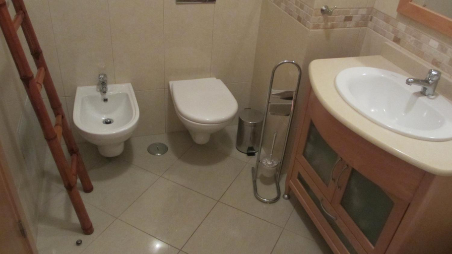 Bathroom 4, Encosta Da Orada by Garvetur, Albufeira