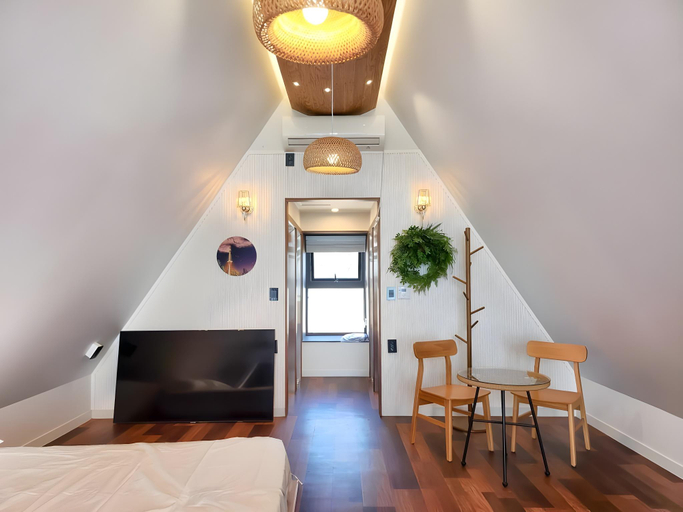Others 4, Stay The Delight Private, Taean