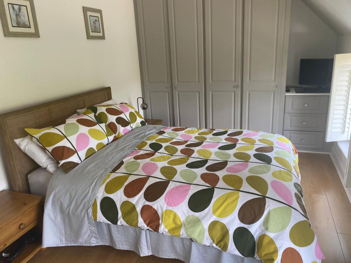 Others 4, The Retreat, Buckinghamshire