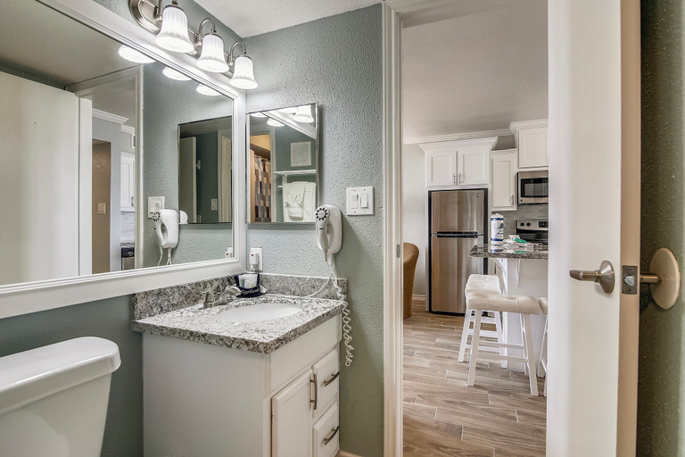 Bathroom 3, Room with a View by Ryson Vacation Rentals, Galveston