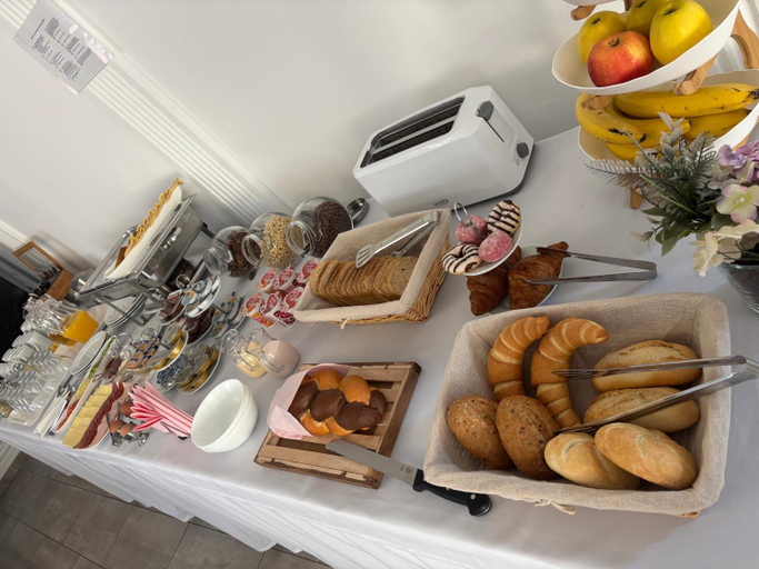 Food & Drinks 5, Villa Rose Garden, Nyíregyháza