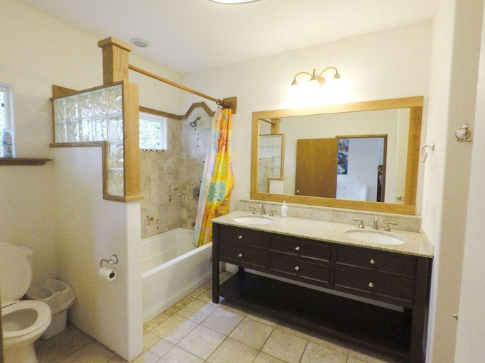 Bathroom 3, Hilo Vacation Rental, Hawaii