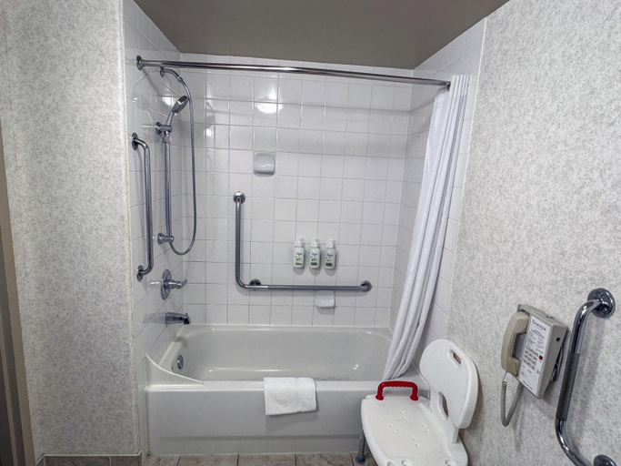 Bathroom 3, Ramada by Wyndham Sherwood Park, Division No. 11