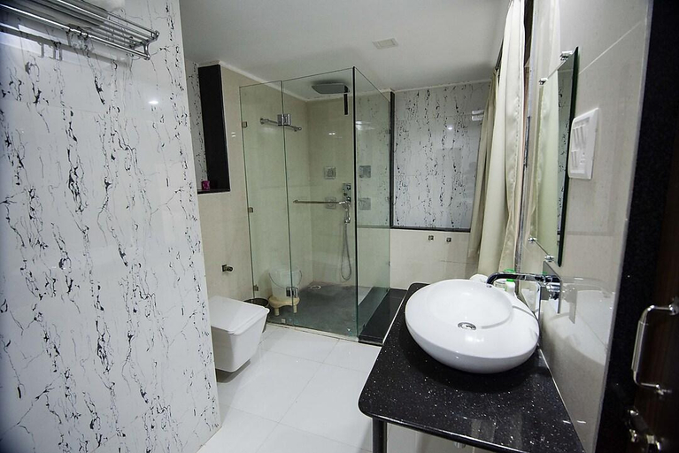 Bathroom 2, DND Hotel & Resort, Satna