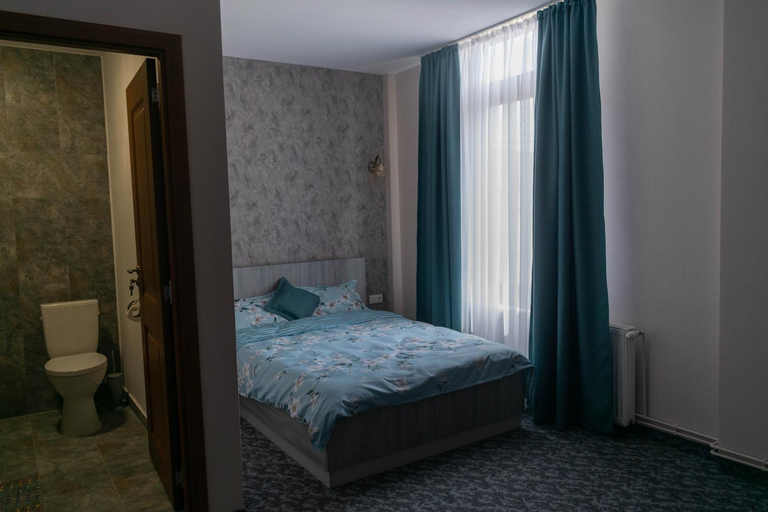 Others 3, Pensiunea La Profi, Balesti