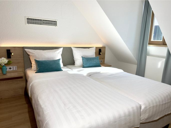 Bedroom 3, Apartments by Blauer Wolf, Weißenburg-Gunzenhausen