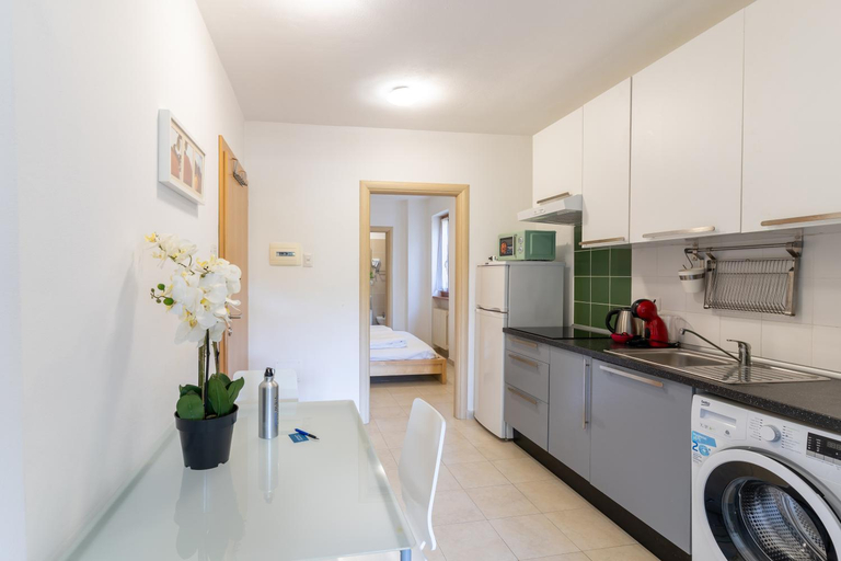 Others 5, Infinity View Garda Lake con Piscina Panoramica e Vista Lago a Tenno, Trento
