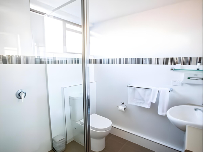 Bathroom 4, Apple & Grape Motel, Stanthorpe