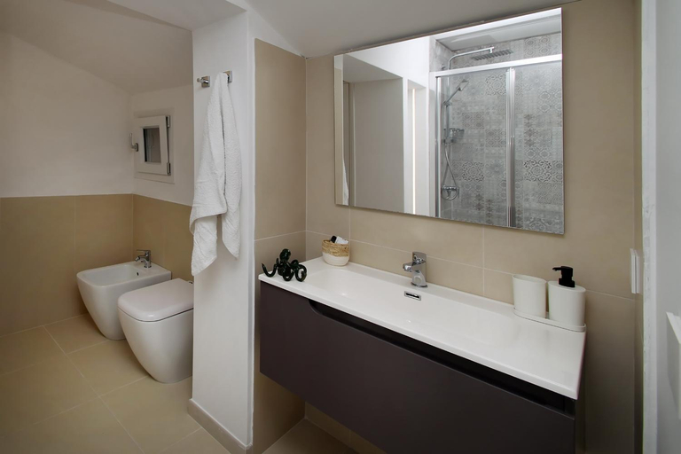 Bathroom 2, Salu Palace a 1 minuto a piedi dalla spiaggia, Messina