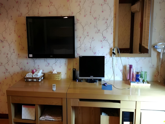 Others 5, Valentine Hotel, Paju