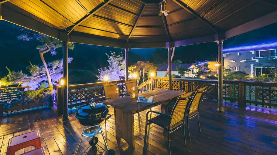 Food & Drinks, Iris Pension, Hongcheon