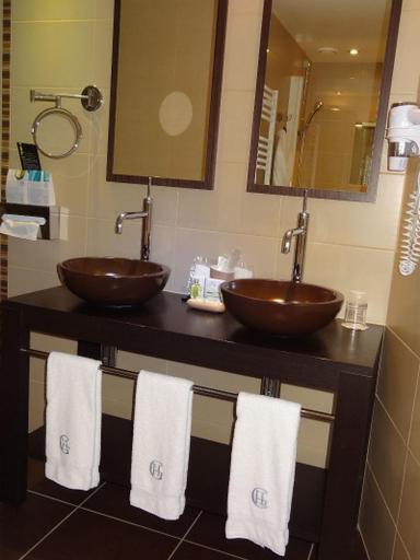 Bathroom 4, Demeures & Châteaux - Hôtel Greuze & Spa Tournus, Saône-et-Loire