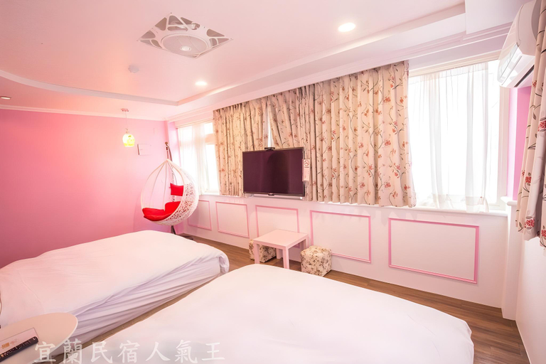 Bedroom 3, N. castle Hotel, Yilan