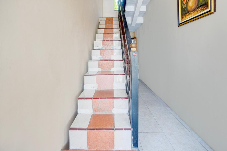 Public Area 5, SPOT ON 93210 Griya Kos Kanjeng Mami Syariah, Jombang
