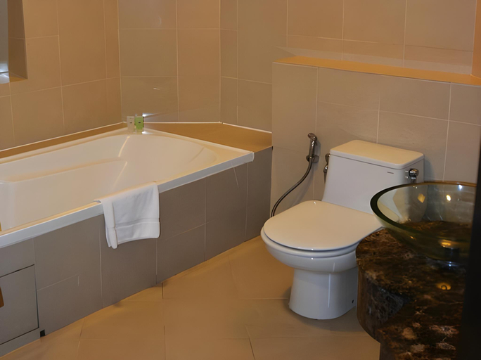 Bathroom 4, New Town Suites, Petaling Jaya
