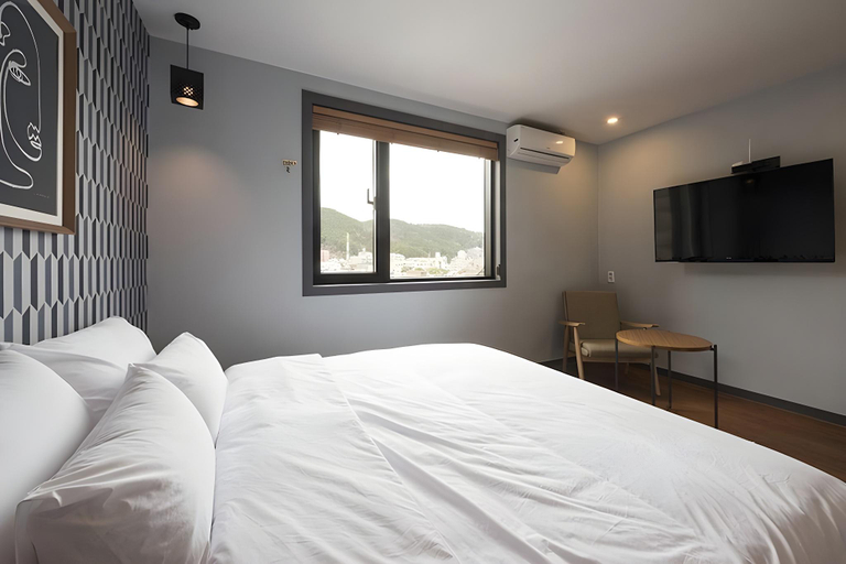 Bedroom 4, NO.25 Busan Yongho Branch, Nam