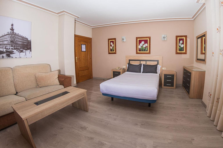 Bedroom 2, Hostal El Cruce, Madrid