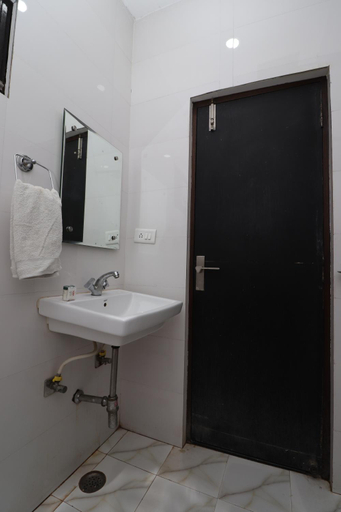 Bathroom 4, Hotel Aaradhya Residency, Agra
