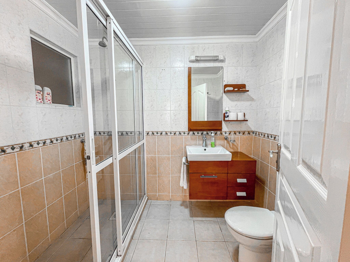 Bathroom 3, Cedar, Mavoko